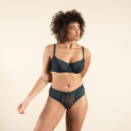 Shorty-string Malika Shorty-string Malika